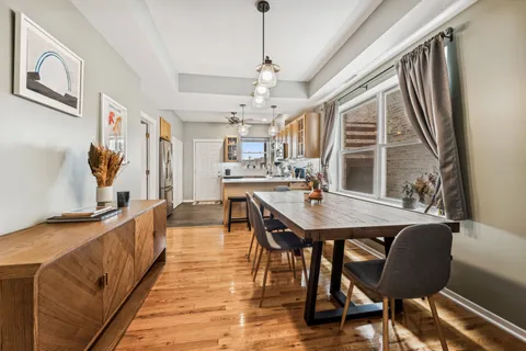 $499,000 | 3049 West Sunnyside Avenue, Unit 2, Chicago, IL 60625