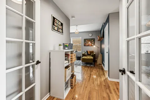 $499,000 | 3049 West Sunnyside Avenue, Unit 2, Chicago, IL 60625