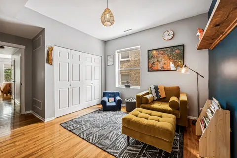 $499,000 | 3049 West Sunnyside Avenue, Unit 2, Chicago, IL 60625