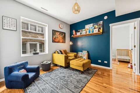 $499,000 | 3049 West Sunnyside Avenue, Unit 2, Chicago, IL 60625