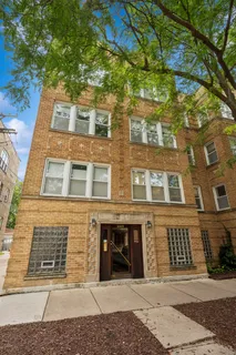 $499,000 | 3049 West Sunnyside Avenue, Unit 2, Chicago, IL 60625