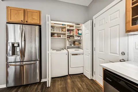 $499,000 | 3049 West Sunnyside Avenue, Unit 2, Chicago, IL 60625