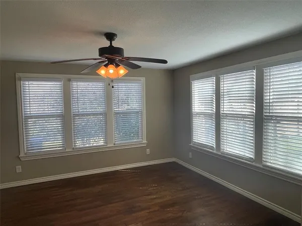 $1,695 | 909 Panhandle Street, Denton, TX 76201