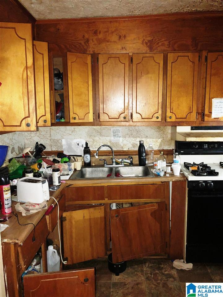 1664 18th Place Southwest Birmingham, AL 35211 - Photo 6 of 12