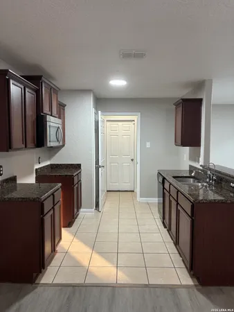 $1,525 | 6547 Luckey Square, San Antonio, TX 78252