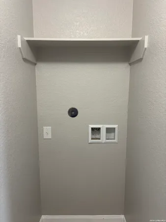 $1,525 | 6547 Luckey Square, San Antonio, TX 78252