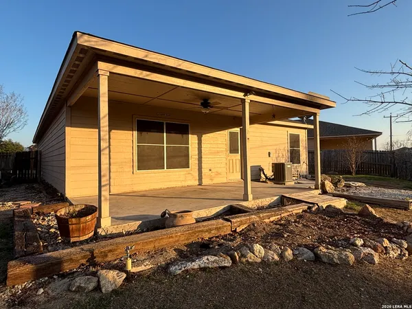 $1,525 | 6547 Luckey Square, San Antonio, TX 78252