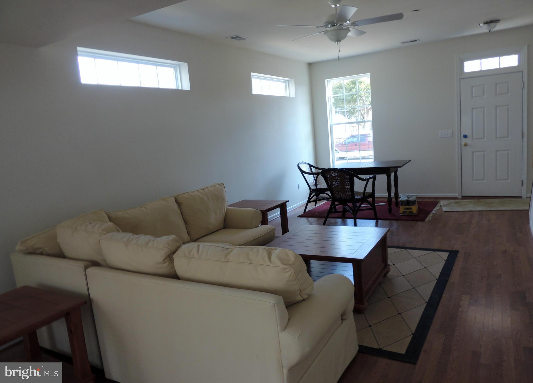 6126 Owings Beach Road Deale, MD 20751 - Photo 4 of 30 Living Room