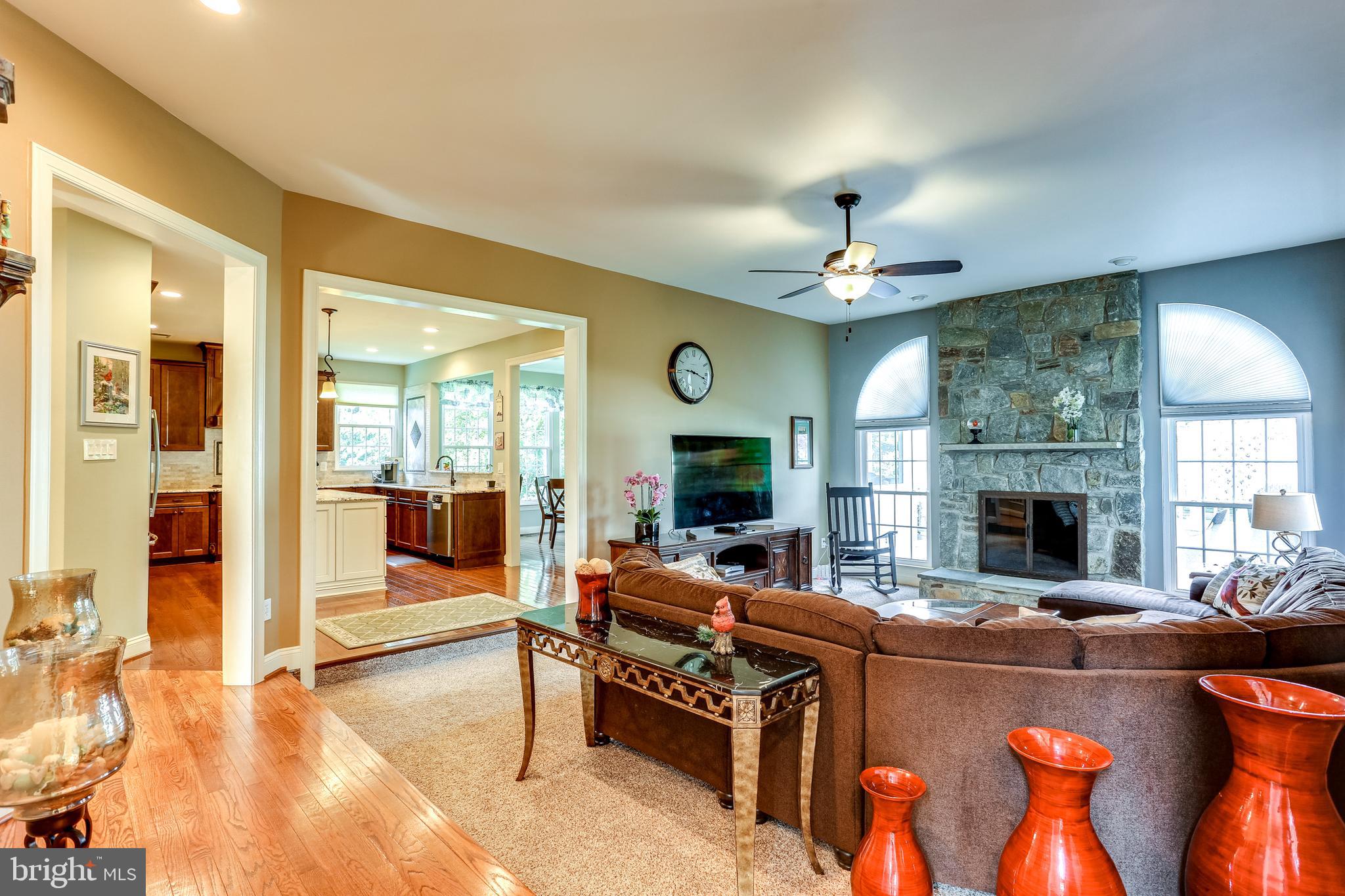 18308 Commandery Way Olney, MD 20832 - Photo 12 of 48 Family room