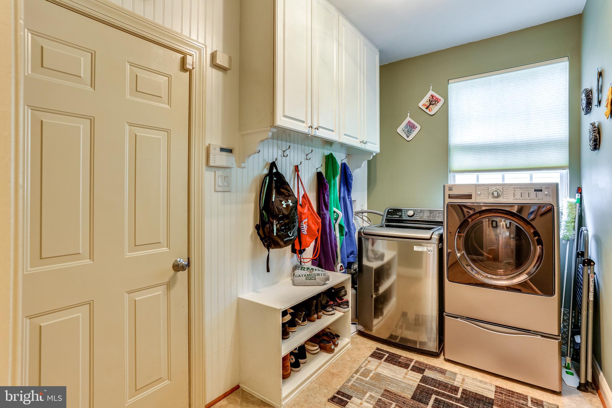 18308 Commandery Way Olney, MD 20832 - Photo 9 of 48 Mudroom with main floor laundry