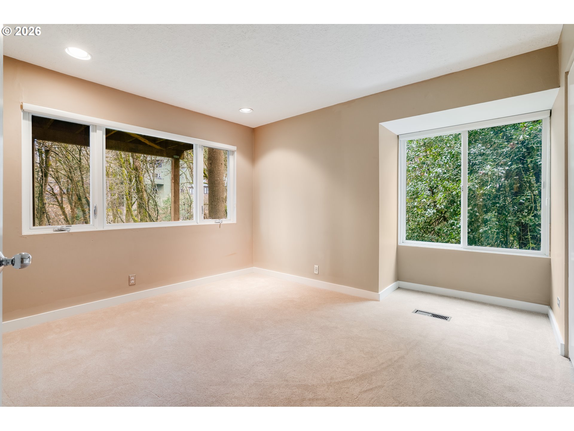 3306 Southwest Fairmount Boulevard Portland, OR 97239 - Photo 17 of 48