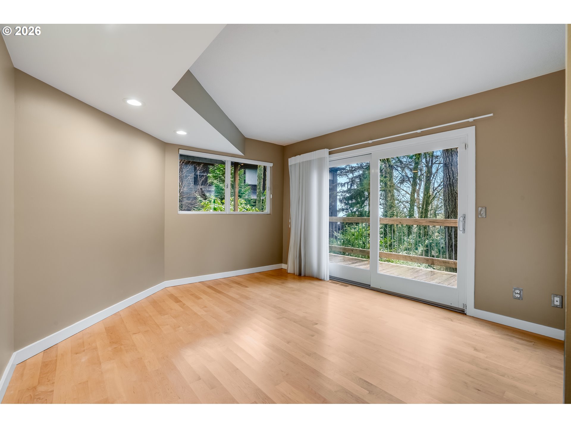 3306 Southwest Fairmount Boulevard Portland, OR 97239 - Photo 25 of 48