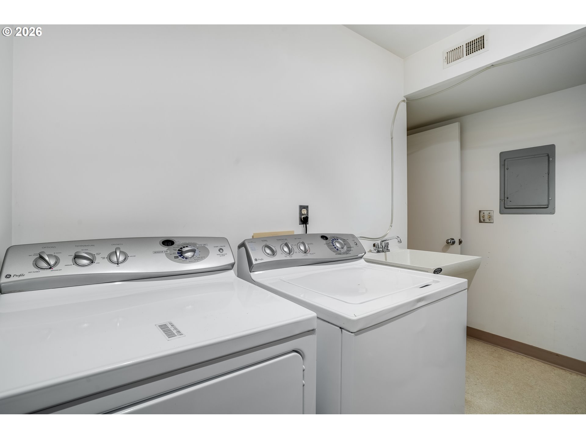 3306 Southwest Fairmount Boulevard Portland, OR 97239 - Photo 29 of 48