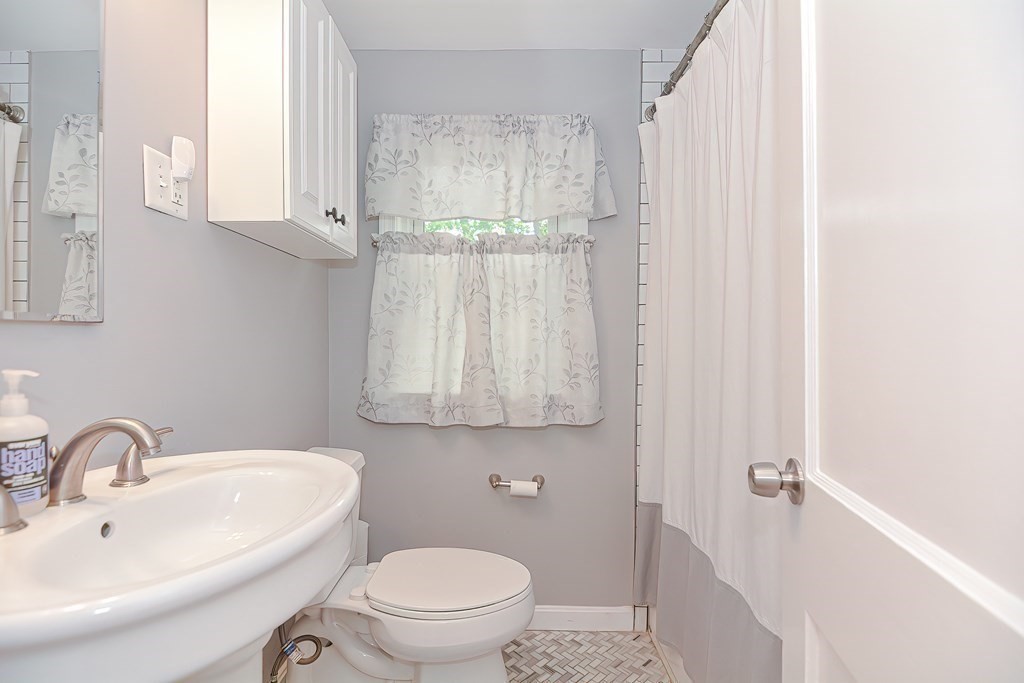 61 Cameron Road Norwood, MA 02062 - Photo 19 of 25 Gallery Image 19