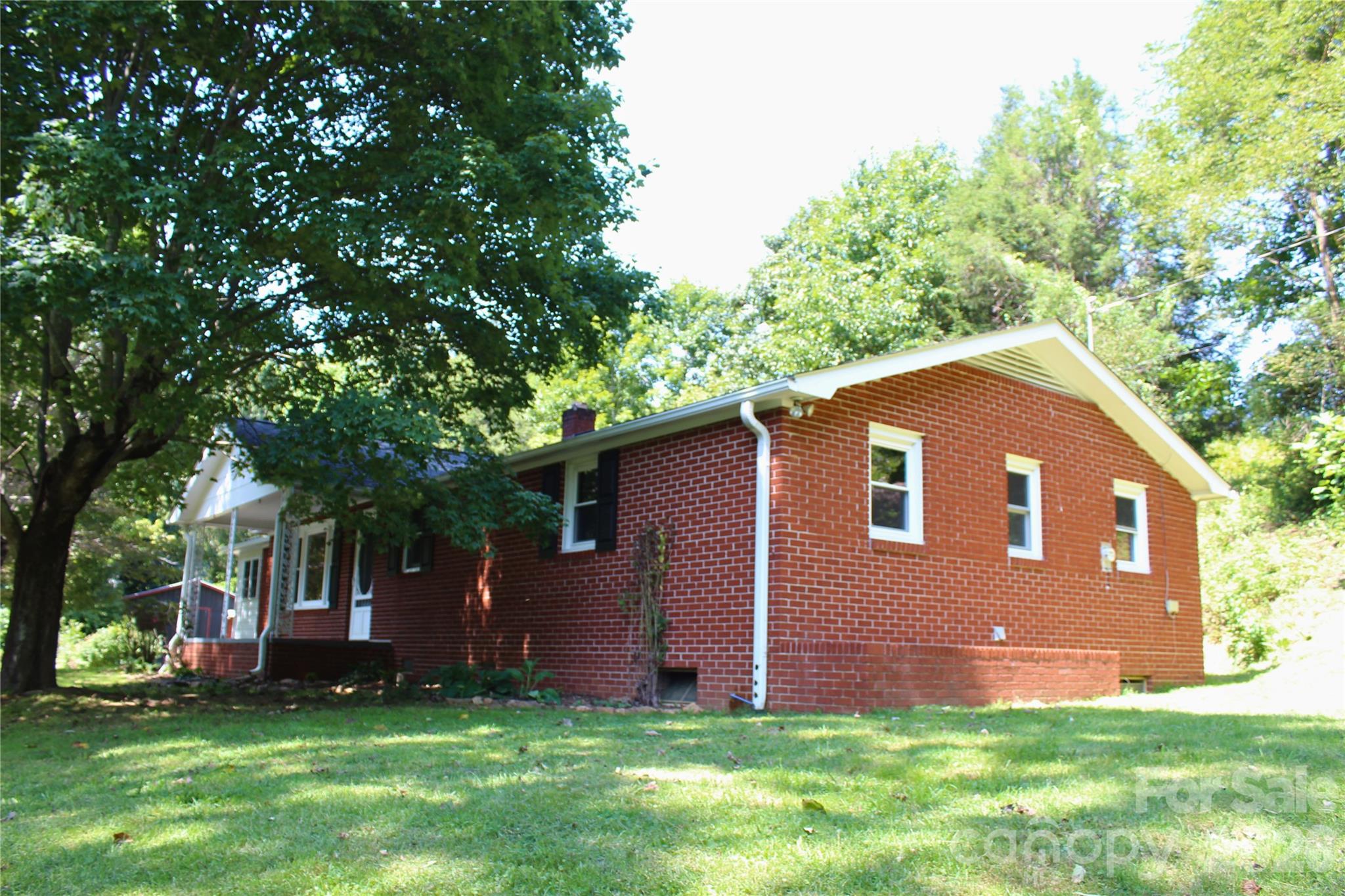 2838 7 Mile Ridge Road Burnsville, NC 28714 - Photo 4 of 48 Gallery Image 4