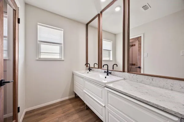 $488,000 | 409 Circleview Drive North, Hurst, TX 76054