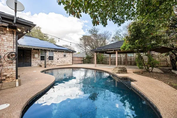 $488,000 | 409 Circleview Drive North, Hurst, TX 76054