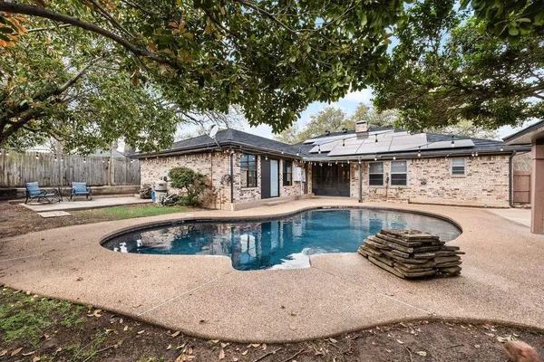 $488,000 | 409 Circleview Drive North, Hurst, TX 76054