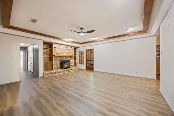 $488,000 | 409 Circleview Drive North, Hurst, TX 76054