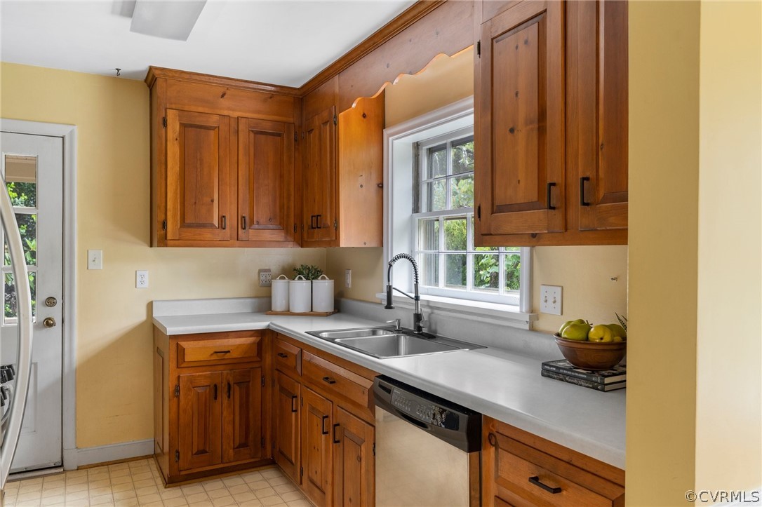 1608 Princeton Road Richmond, VA 23227 - Photo 9 of 32 Gallery Image 9