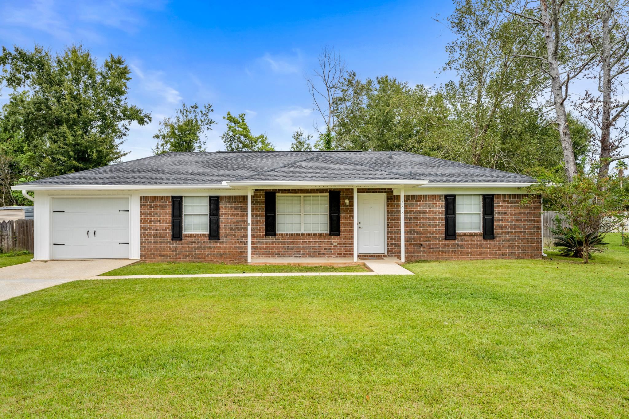 208 West Sycamore Avenue Foley, AL 36535 - Photo 1 of 21
