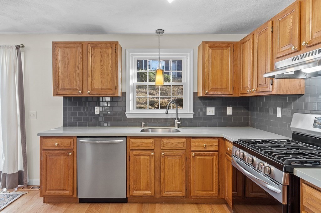 12 Apple Ridge Road, Unit 4 Maynard, MA 01754 - Photo 10 of 29 Gallery Image 10