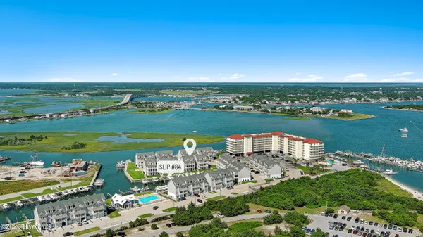 $975,000 | 200 Olde Towne Yacht Club Drive, Unit 27 INLET COVE, Beaufort, NC 28516