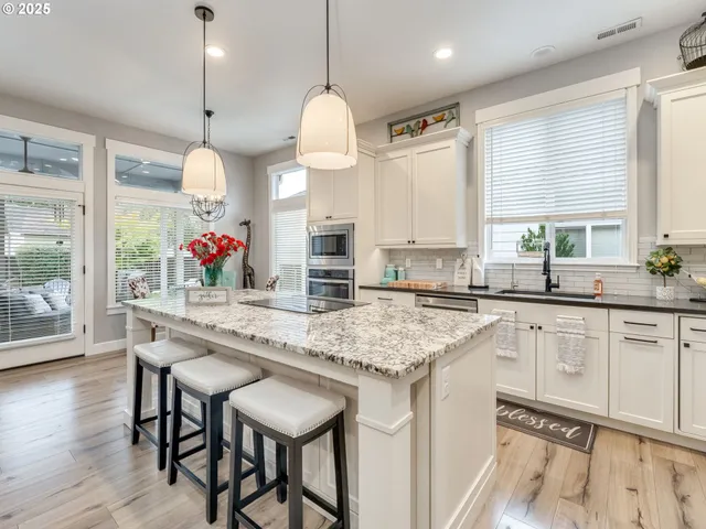 $785,000 | 17711 Northeast 25th Street, Vancouver, WA 98684