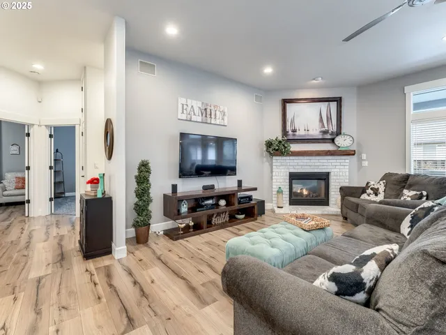 $785,000 | 17711 Northeast 25th Street, Vancouver, WA 98684