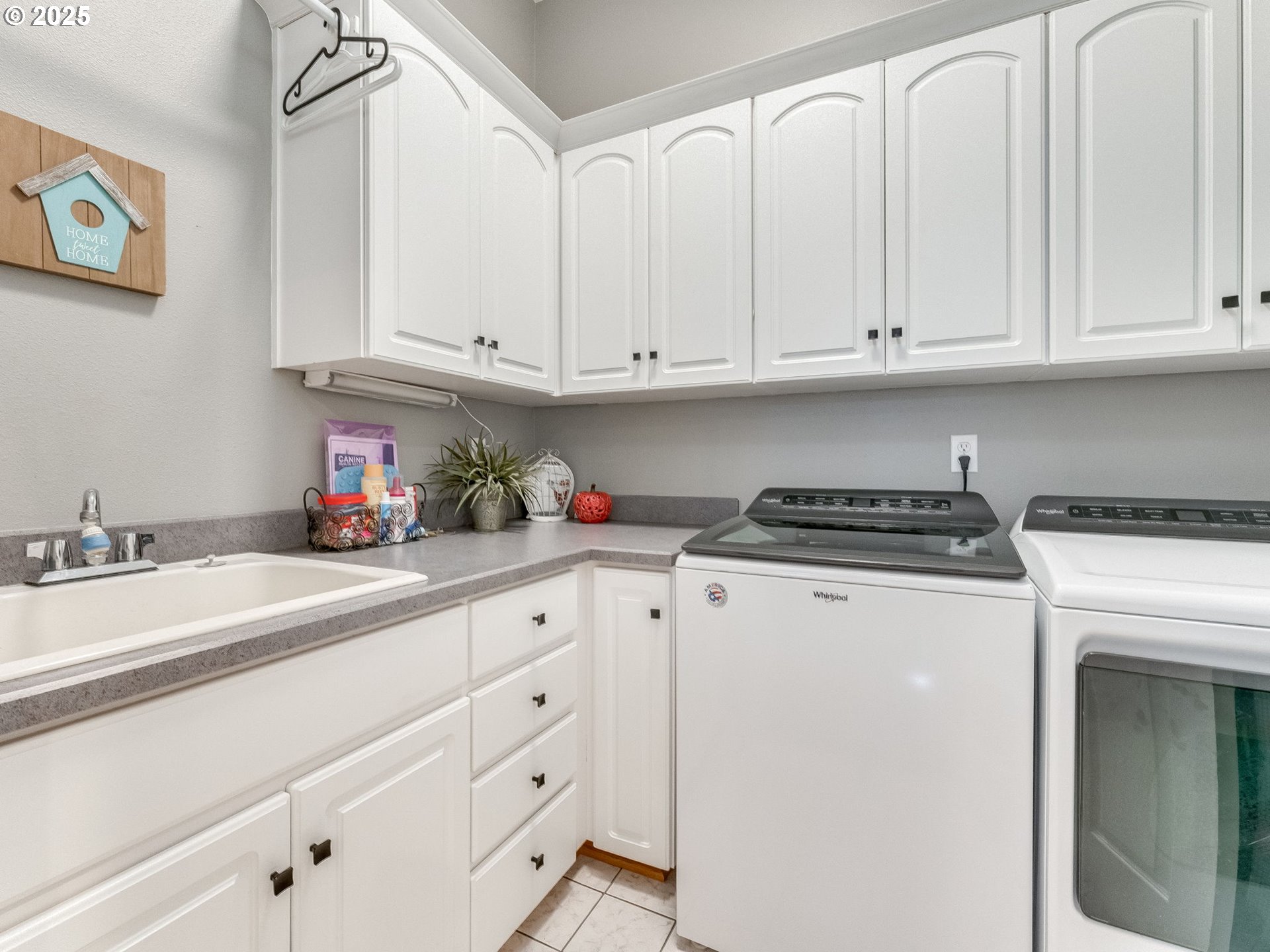 17711 Northeast 25th Street Vancouver, WA 98684 - Photo 31 of 47 Pantry