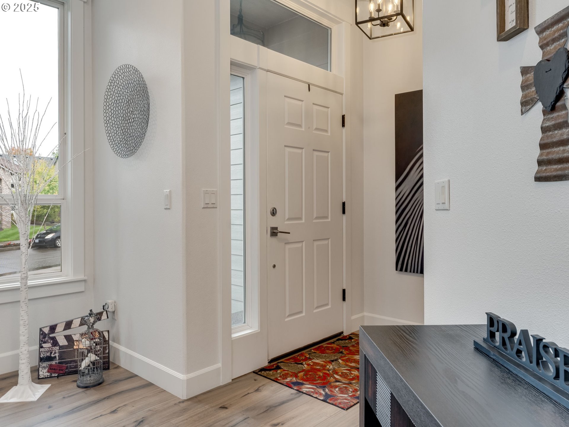 17711 Northeast 25th Street Vancouver, WA 98684 - Photo 5 of 47 Living Room/Entrance