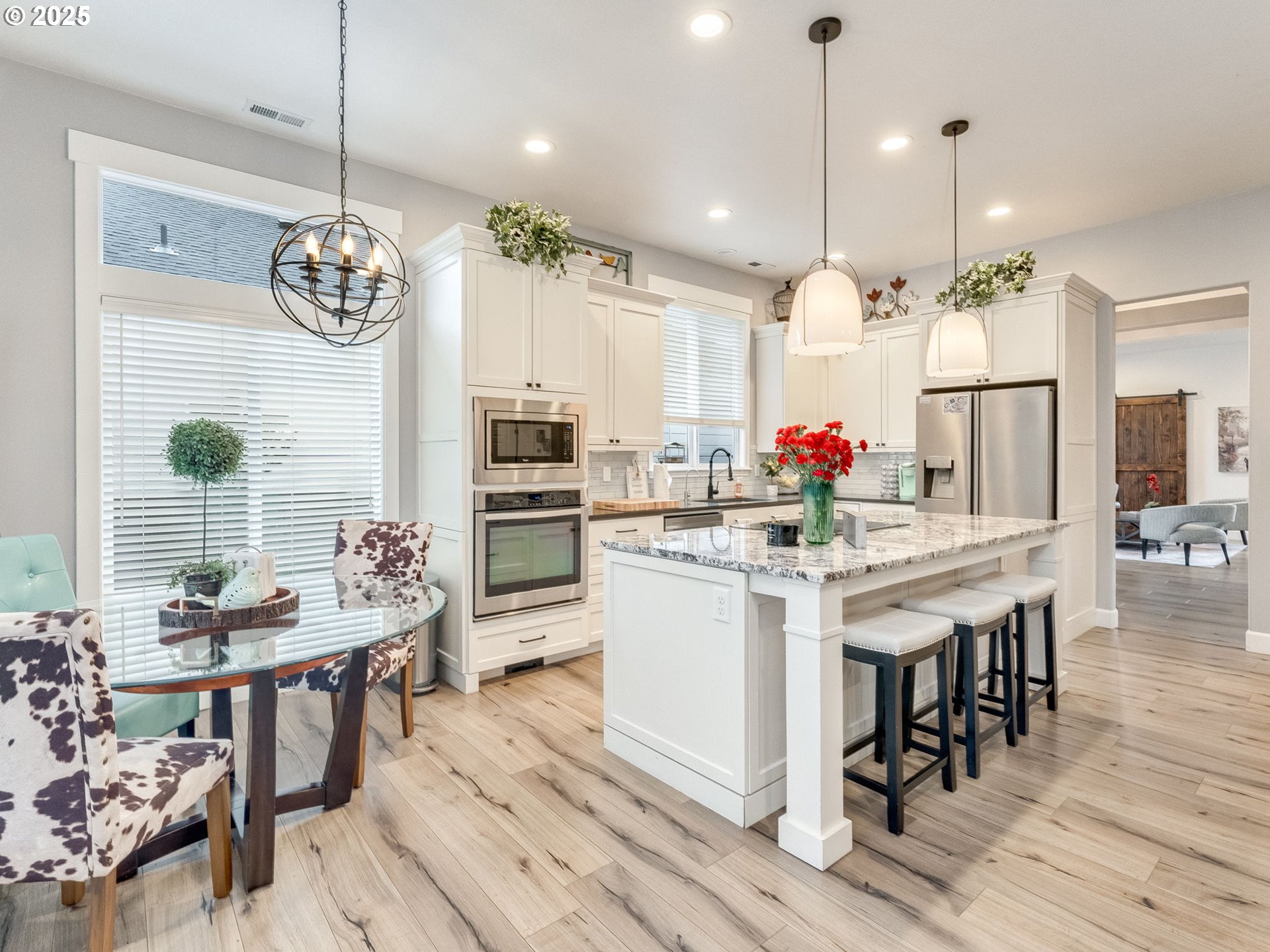17711 Northeast 25th Street Vancouver, WA 98684 - Photo 10 of 47 Kitchen/Family Room