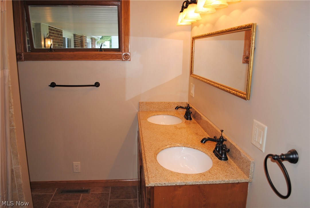 5342 Barton Road North Ridgeville, OH 44039 - Photo 18 of 35 Gallery Image 18