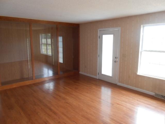 170 Rising Lane La Follette, TN 37766 - Photo 4 of 10 DSCN3180