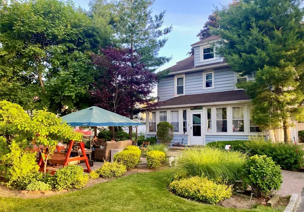 $929,000 | 436 Bedell Terrace, West Hempstead, NY 11552