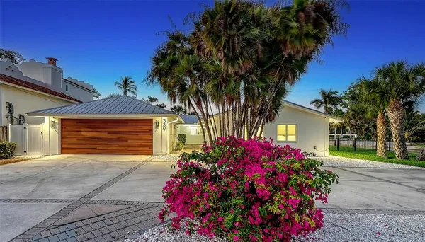 $3,000,000 | 339 Treasure Boat Way, Sarasota, FL 34242