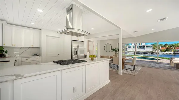 $3,000,000 | 339 Treasure Boat Way, Sarasota, FL 34242