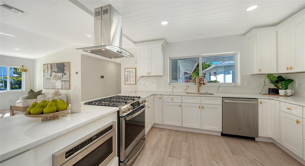 339 Treasure Boat Way Sarasota, FL 34242 - Photo 29 of 96