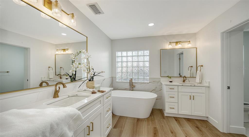 339 Treasure Boat Way Sarasota, FL 34242 - Photo 36 of 96