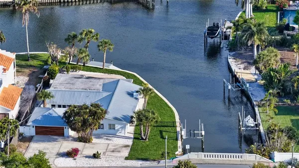 $3,000,000 | 339 Treasure Boat Way, Sarasota, FL 34242