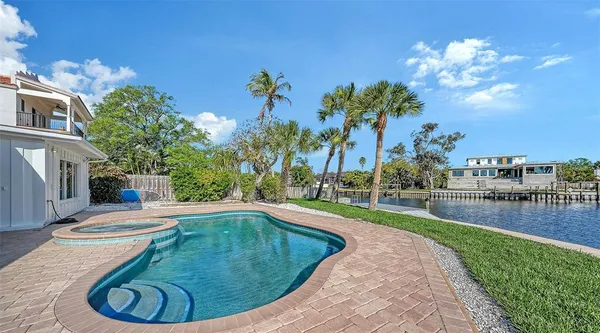 $3,000,000 | 339 Treasure Boat Way, Sarasota, FL 34242