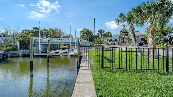 $3,000,000 | 339 Treasure Boat Way, Sarasota, FL 34242