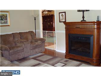 125 Haines Mill Road Delran, NJ 08075 - Photo 2 of 12 Living Room