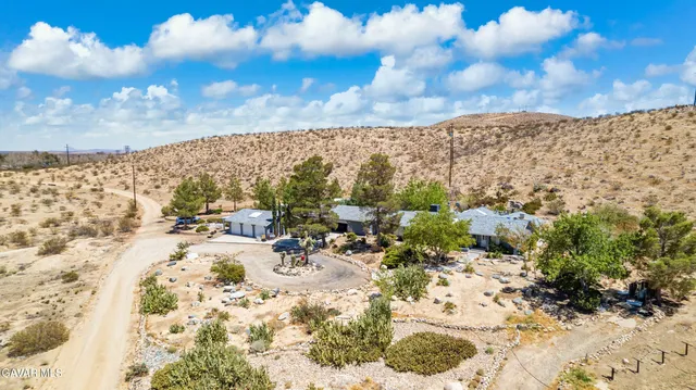 a view of an outdoor space