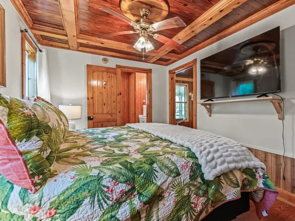 $295,000 | 69 Suwannee Avenue, Panacea, FL 32346