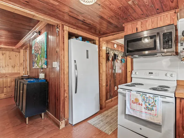 $295,000 | 69 Suwannee Avenue, Panacea, FL 32346