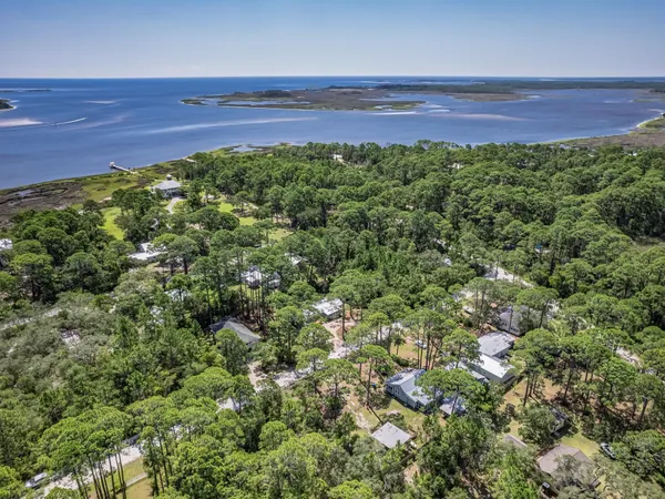 $295,000 | 69 Suwannee Avenue, Panacea, FL 32346