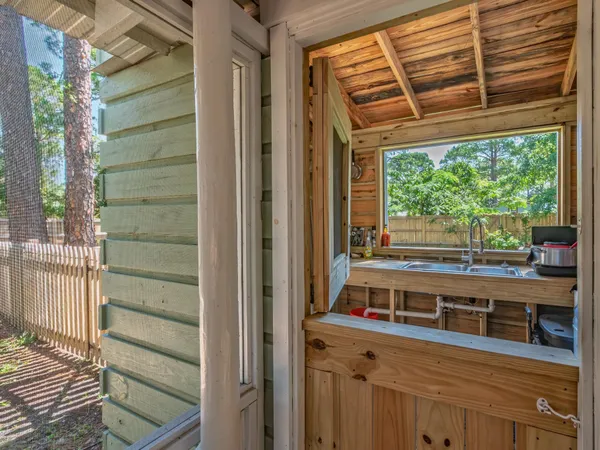 $295,000 | 69 Suwannee Avenue, Panacea, FL 32346