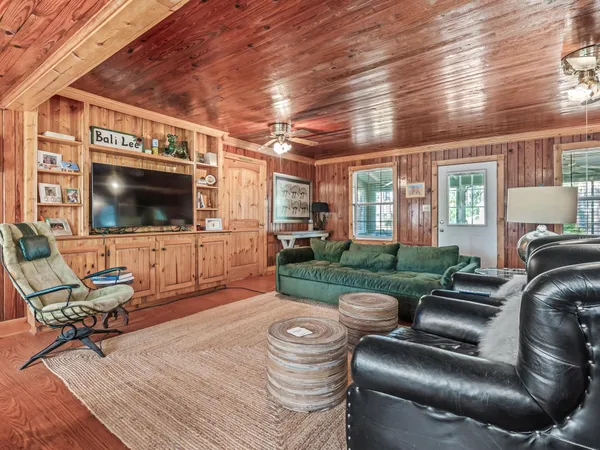 $295,000 | 69 Suwannee Avenue, Panacea, FL 32346