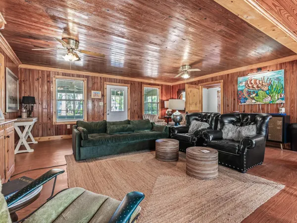 $295,000 | 69 Suwannee Avenue, Panacea, FL 32346